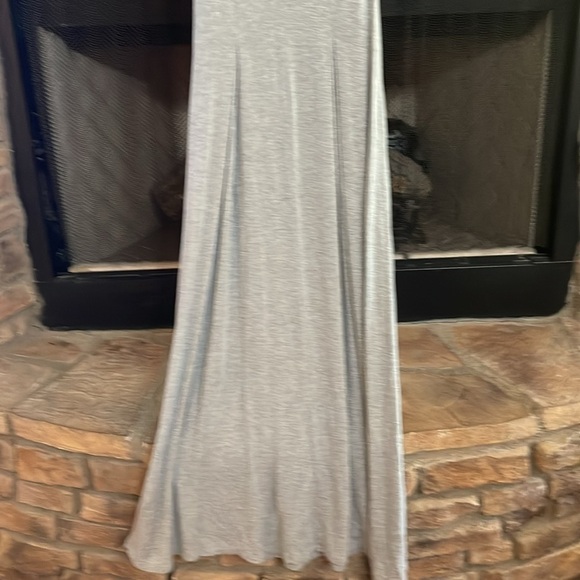 Monteau long, gray maxi dress with keyhole in the back. Size Medium. - Picture 2 of 7